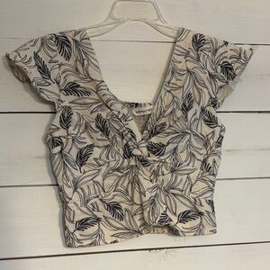Floral Print Women's Top (Juniors) - Black and Cream